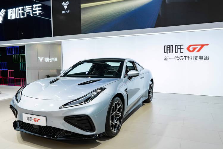 成都崇州市盛优浩企业管理咨询哪吒汽车在智能汽车领域的表现，领途汽车在新能源汽车市场中的影响力